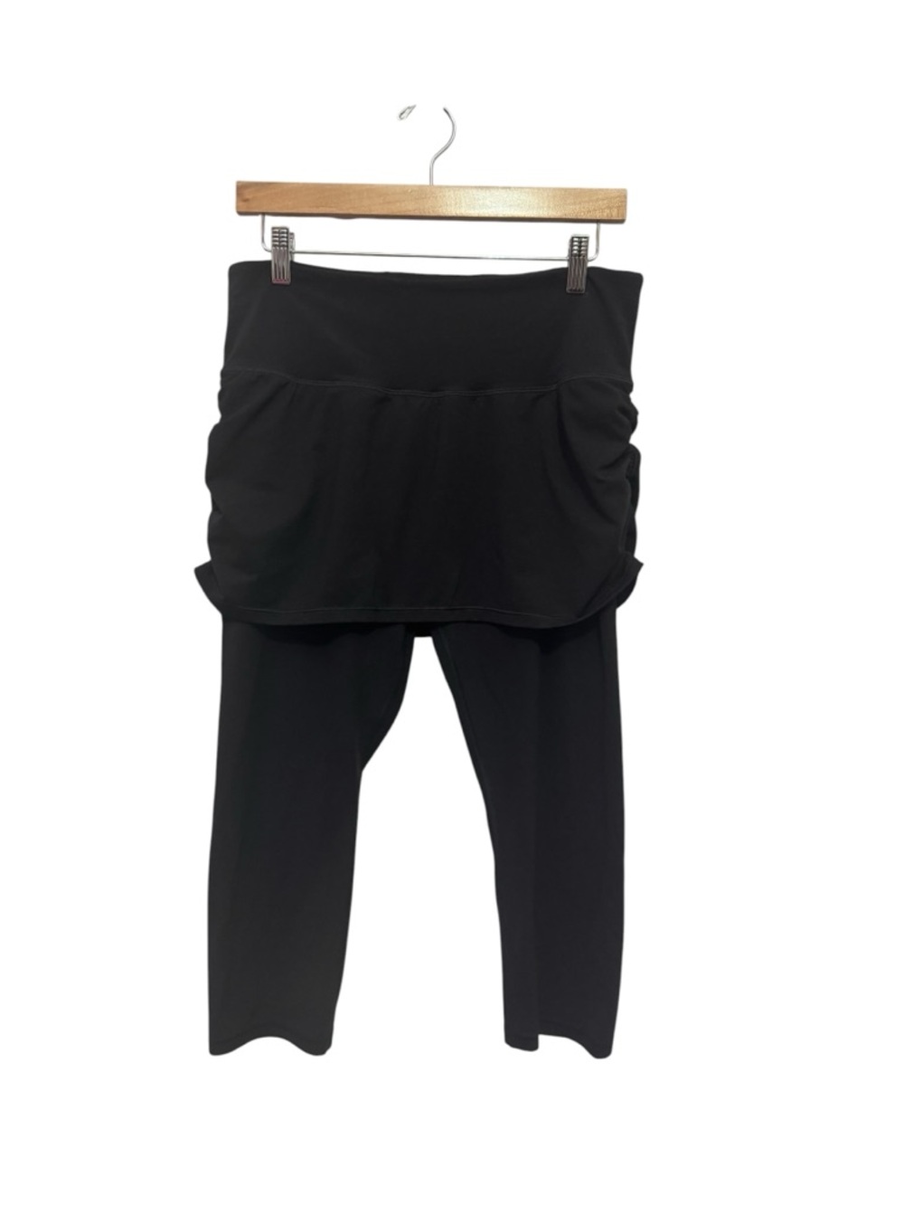 Athleta Elation 2 in 1 Capri Leggings